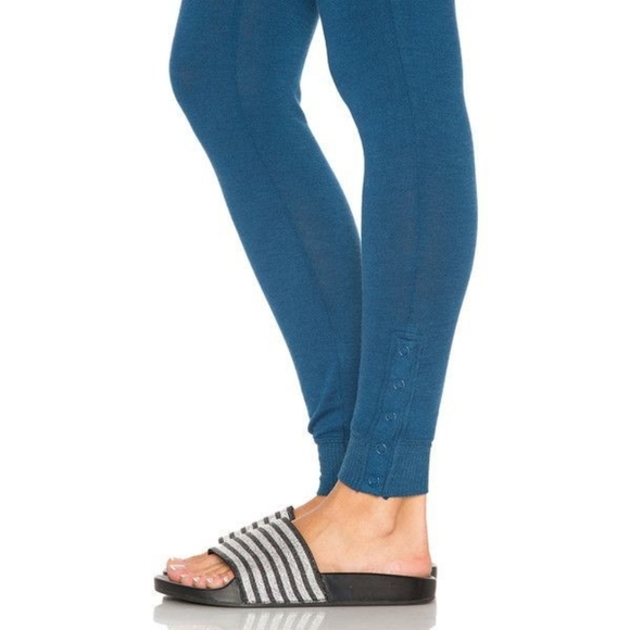 NEW SOLD-OUT RVCA LAID BACK LEGGINGS - Picture 2 of 10